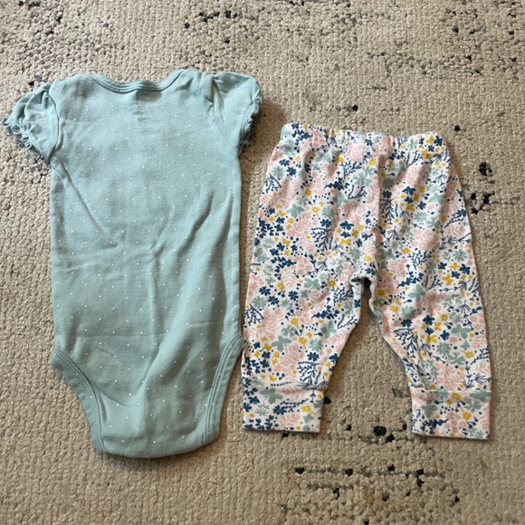 Carter’s girls size 6 months onesie and pant set floral just like mommy polka - Picture 5 of 5
